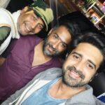 Avinash Sachdev Instagram - The most difficult and the most amazingly adventurous shoot of my life with mind blasting facts about earth and human evolution. 10 cities 2300 kms by road, featuring a new landscape everyday. Without the fun loving crew it wouldn't have been possible for all of us to survive this thrilling shoot, where we experienced surprises everyday specially in the remote areas. So my first ever experience in anchoring was indeed a special one, and thanks to madhyaprdesh tourism and geological survey of india where i could witness the story behind 'the big bang theory'. Waiting for this one to release soon... 😊🙏 #shukr #madhyapradeshtourism #gsi #thebigbangtheory