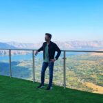 Avinash Sachdev Instagram - Nature is my healer. Everytime i am one step closer to my own self. Thank you @thecliffpanchgani @zuperhotels for an amazing stay, full of solace, breathtaking view, amazing hospitality and delicious food. What else one need! #panchgani #livetotravel #lovetotravel #valleyview #thecliffpanchgini #peaceful