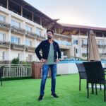 Avinash Sachdev Instagram - Nature is my healer. Everytime i am one step closer to my own self. Thank you @thecliffpanchgani @zuperhotels for an amazing stay, full of solace, breathtaking view, amazing hospitality and delicious food. What else one need! #panchgani #livetotravel #lovetotravel #valleyview #thecliffpanchgini #peaceful