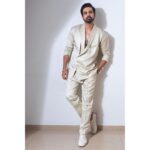 Avinash Sachdev Instagram - I Aint Worried.. Keeping dreams alive! Styled by - @purvabansal5 Outfit by - @nimrahscloset Photographer : @ilmanaazphotography1 Editor : @mk_click2 #avinashvijaysachdev #avs #avinashians #avinash_world #avinaaz #avinashfans #avifandom #bbott2