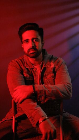 Avinash Sachdev Instagram - ❤️❤️❤️
शब्द और मायने....

Bas kuch aisehi. My love for this song. 
#avinashvijaysachdev #avs #avinashians #avinash_world #avinaaz #avinashfans #avifandom #avinashfans #nottrending #lyrics #lovethevibe #meaningful #words #aedilhaimushkil #ranbeerkapoor