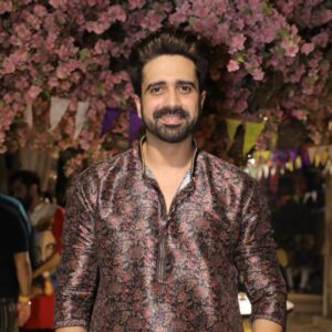 Avinash Sachdev Instagram - Choose to Shine 🪔 
Happy Diwali in Advance 

Outfit by : @eliteindia_134
Styled by : @styleby_shivi