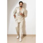 Avinash Sachdev Instagram - I Aint Worried.. Keeping dreams alive! Styled by - @purvabansal5 Outfit by - @nimrahscloset Photographer : @ilmanaazphotography1 Editor : @mk_click2 #avinashvijaysachdev #avs #avinashians #avinash_world #avinaaz #avinashfans #avifandom #bbott2