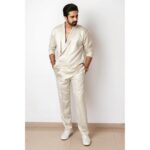 Avinash Sachdev Instagram - I Aint Worried.. Keeping dreams alive! Styled by - @purvabansal5 Outfit by - @nimrahscloset Photographer : @ilmanaazphotography1 Editor : @mk_click2 #avinashvijaysachdev #avs #avinashians #avinash_world #avinaaz #avinashfans #avifandom #bbott2
