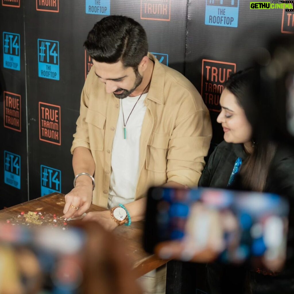 Avinash Sachdev Instagram - Thanking all the media that turned up on my best day... ❤️🙏 Thank you @planetmediapr @nidhig14 for managing everything in the best possible way. 🎂 @sweetcravory 📸 @sparsh.photography