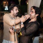 Avinash Sachdev Instagram - Thanks a ton for all the lovely wishes on my best birthday ever. Chatees rocked indeed... 😃🤗❤️ Thank you @zenabakes for my favorite #harleydavidsoncake 😍 📷: @sparsh.photography #bestbirthdayever #harleydavidson #cakedesign #truetrammtrunk #birthdaycelebration #bestfriends #friendsarefamily #lovelyambiance #loveyourself #bestgift