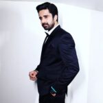 Avinash Sachdev Instagram - Feeling Bond 🖤 Styled by - @purvabansal5 Outfit by - @labelparampara Photography by - @portraitdeewana #avinashvijaysachdev #avs #classic #classispermanent #blacklove