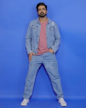 Avinash Sachdev Instagram - Tera dhyaan kidhar hai ? Humara Hero Idhar hai 😎❤️

Making a statement, one stylish outfit at a time 💜❤️

#AvinashSachdev #AvinashVijaySachdev #AVS #Sachkadev #Avinashinbiggboss #Avinashinbbott #Biggbossott #Avinashkipaltan #lionofthejungle