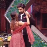 Avinash Sachdev Instagram - #DancerAvi - Well Indeed amidst all the qualities that our #Herono1 possess , dancing is our absolute favourite ❤️🧿 PS : Don’t forget to witness aunty’s beautiful reaction at the end ❤️😇 #AvinashSachdev #AvinashVijaySachdev #AVS #Sachkadev #Avinashinbiggboss #Avinashinbbott #Biggbossott #Avinashkipaltan #lionofthejungle