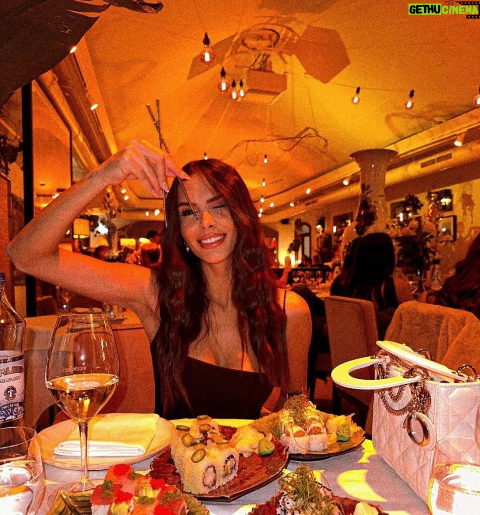 Ayşegül Çınar Instagram - 😬🥳 The LEO GRAND Hotel