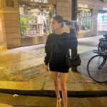 Ayşegül Çınar Instagram - Sabah eriyip aksam donmak 🫠 Paris