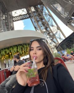 Ayşegül Çınar Instagram - 🧚🏻‍♀️🫶🏼🧚🏻‍♀️ Paris, France