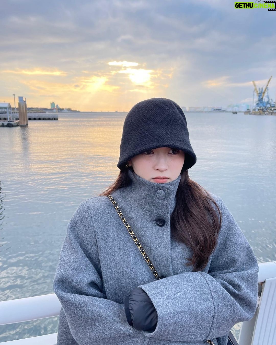 Ayuri Yoshinaga - 4.3K Likes - やっと着れたまなみんコート🤍
もうすぐ、クリスマスだね❄⛄️🤍
みんなの予定は?😌