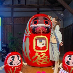 Ayuri Yoshinaga Instagram - .
福島県白河市のPR広告と
動画に出演してます！

読売新聞本日の朝刊にも
掲載されてるよ〜！

魅力いっぱいの白河市！
ぜひ、チェックしてみてね！

ちなみに、写真は
仕事関係無しに心から白河を楽しんじゃってる吉永です。

#白河 
#白河ラーメン 
#だるまランド