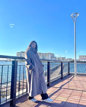 Ayuri Yoshinaga Instagram - まなみんコートとスラックス
めちゃめちゃ好き！！！！

しかもコートあったかい♨️🐒