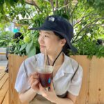 Ayuri Yoshinaga Instagram – アイスコーヒー美味しく思えるようになって大人になったなってちょっと嬉しいけど、どこか寂しくもあるよね…🫥

みんなは飲み物何が好き？🫶

あと、オススメのコーヒー教えてくれたら嬉しいな☕️🍼🫶