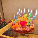 Ayuri Yoshinaga Instagram - 25歳になりました！！！！ おめでとうメッセージ既にたくさんの方から来ててとても嬉しいです！ありがとう💜💜💜💜💜 これからも私らしく心も体も健康に過ごしていきます🫰🏻💐