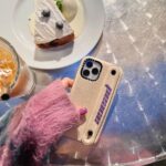 Ayuri Yoshinaga Instagram - CASETiFYのハンドベルトケース💜 ベルトがあるタイプ初めて使うけど安定するからすごく便利！ 色とか文字とか自分でカスタムできるから嬉しい！！もちろんパープル💜 今、色々と大変なご時世だから平和を願って"peace"を入れたよ☮️ プロモコード 【15AYURI】 を使用すると15%offだから ぜひ、チェックしてみてね😌 @casetify_jp #casetify #Shouyourcolor #アユリフォン