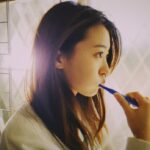Ayuri Yoshinaga Instagram - お知らせ moondrop @moondrop_official さんの 『寝ても覚めても』 MVに出させて頂きました！ ちなみに、撮影は真冬です。とても寒かったです。 みんなの努力と熱い気持ちが詰まっていて、とても素敵なMVになっているので、ぜひ!!
