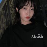 Ayuri Yoshinaga Instagram – ヘビロテしてるアクシュT🌼
バックプリント可愛すぎ🤦‍♀️

#akush #韓国ボブ  #오오티디  #데일리