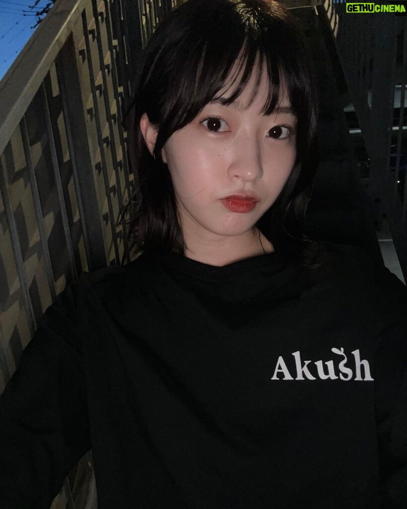 Ayuri Yoshinaga Instagram - ヘビロテしてるアクシュT🌼 バックプリント可愛すぎ🤦‍♀️ #akush #韓国ボブ #오오티디 #데일리