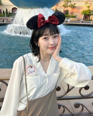 Ayuri Yoshinaga Instagram - 5月16日
本日で26歳を無事迎えることが出来ました👏
(あ、ちなみに大好きなIU様と同じ誕生日🫣💗)

沢山のお祝いコメントありがとうございます🙇‍♀️✨

今年は
私らしく！更に芯からカッコイイ女性になる事が目標!!

これからもどうか、どうか
温かく見守って頂きたいです✨

#ディズニー #disney 
#생일 #오오티디 #아이유 #iu