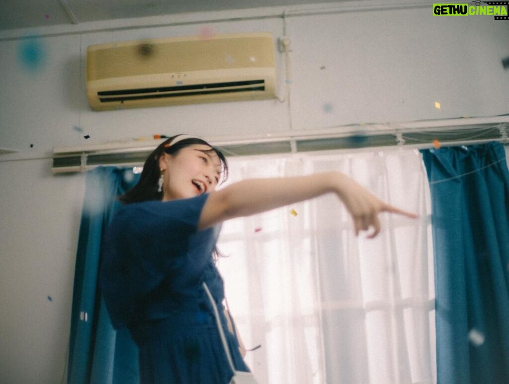 Ayuri Yoshinaga Instagram - @thisislastband さんの『恋愛凡人は踊らない』MVに出演させていただきました！ POPで可愛い仕上がりになってます🫧 ぜひ、聴いて見てみてね！ #thisislast #恋愛凡人は踊らない
