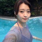 Ayuri Yoshinaga Instagram - 竜宮城の温水プールに入りました。 最後の写真オカンの足なんだけど、後ろに写ってるのって人なのかなぁ、、、人だったらごめんなさい！！！！