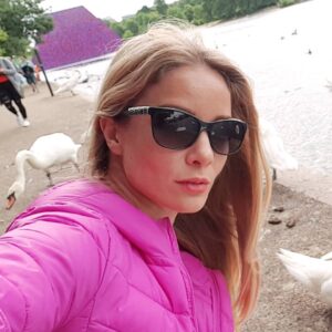 Bade Işcil Instagram - 💗
