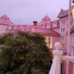 Bade Işcil Instagram –  Disneyland Hotel