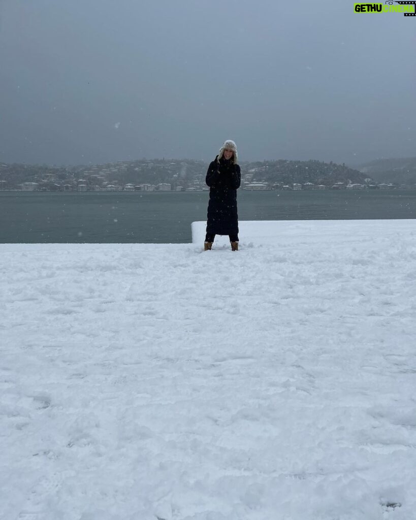 Bade Işcil Instagram - #istanbul #kar