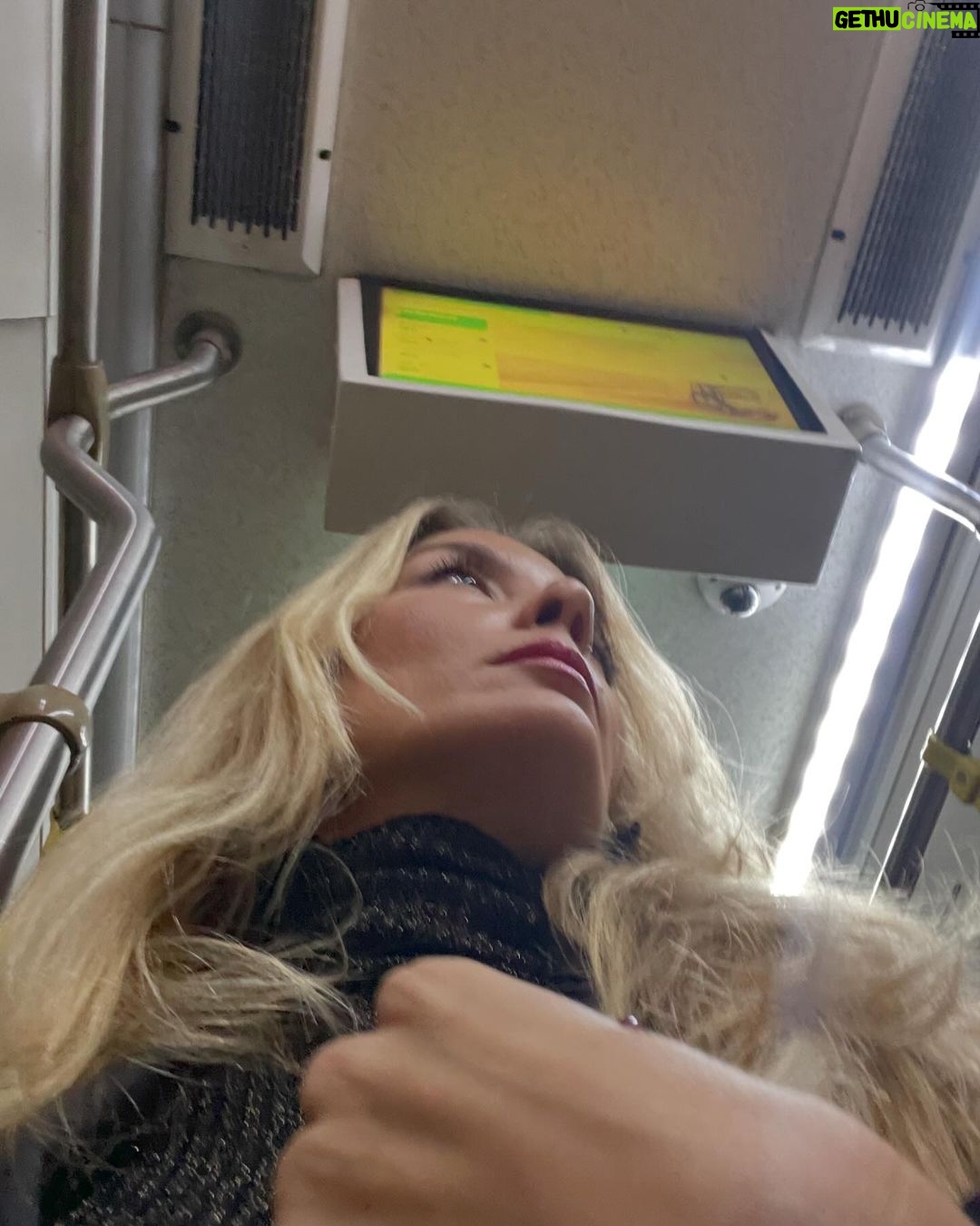 Bade Işcil Instagram - Dünden kalanlar İstanbul Turkey