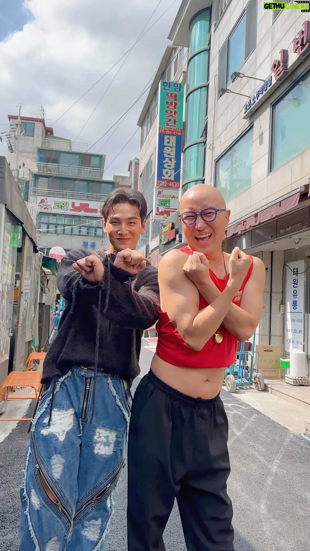 Baekho - 65.3K Likes - #엘리베이터안에서 🔥 with #홍석천 #백호 #BAEKHO #엘리베이터 #BAEKHO_Elevator