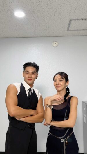 Baekho Instagram - #엘리베이터안에서 🔥 with #효연 #HYO #백호 #BAEKHO #엘리베이터 #BAEKHO_Elevator