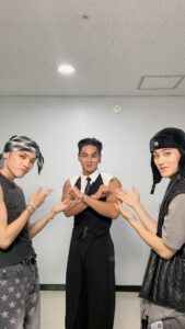 Baekho Instagram - #엘리베이터안에서 🔥 with #NCTU #TAEYONG #MARK #백호 #BAEKHO #엘리베이터 #BAEKHO_Elevator