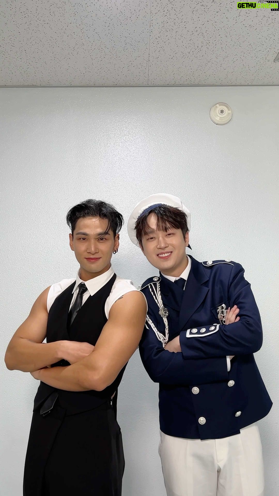 Baekho Instagram - #엘리베이터안에서 🔥 with #이찬원 #LeeChanWon #백호 #BAEKHO #엘리베이터 #BAEKHO_Elevator