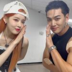 Baekho Instagram - #엘리베이터안에서 🔥 with #스테이씨 #STAYC #시은 #Sieun #백호 #BAEKHO #엘리베이터 #BAEKHO_Elevator