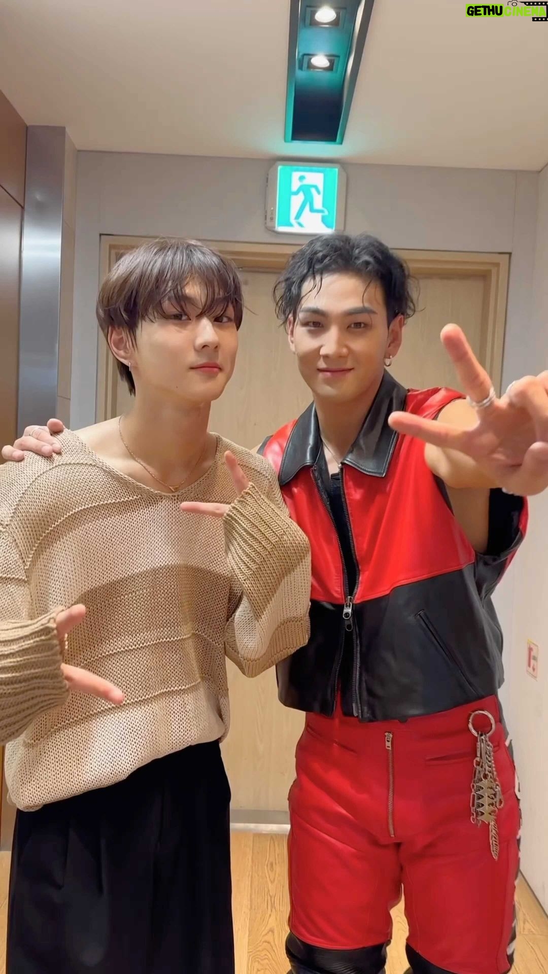 Baekho - 127.1K Likes - #엘리베이터안에서 🔥 with #ENHYPEN #JUNGWON #백호 #BAEKHO #엘리베이터 #BAEKHO_Elevator