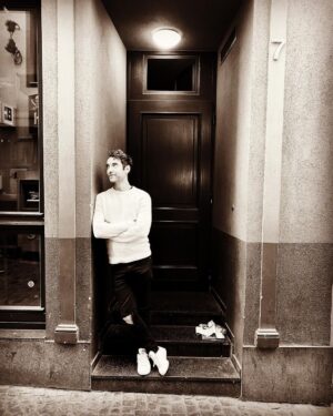 Banners Instagram - I am in a doorway and I don’t care who knows it. Thanks so much to everyone who came to see us play over the last couple of weeks. I’ve been thinking about you all loads. It’s probably not possible to explain what it’s like to go to a new country and everybody makes you feel so welcome and then knows all the words to the songs. I’m the luckiest lad in the world, me. Love you ❤️