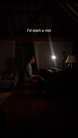 Banners Instagram - I’d start a riot