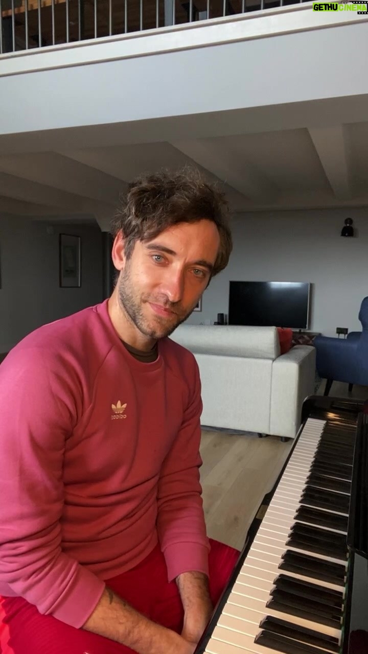 Banners - 1.3K Likes - Here’s me wearing running clothes using Instagram live as an excuse to not go for a run.