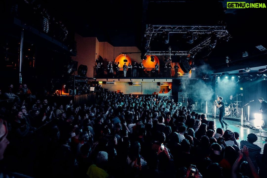 Banners - 1.4K Likes - I’ve properly properly loved being on stage with my best friends the last couple of weeks. Thank you so much to everyone whose come to see us so far. It’s been boss hanging out. ❤️❤️