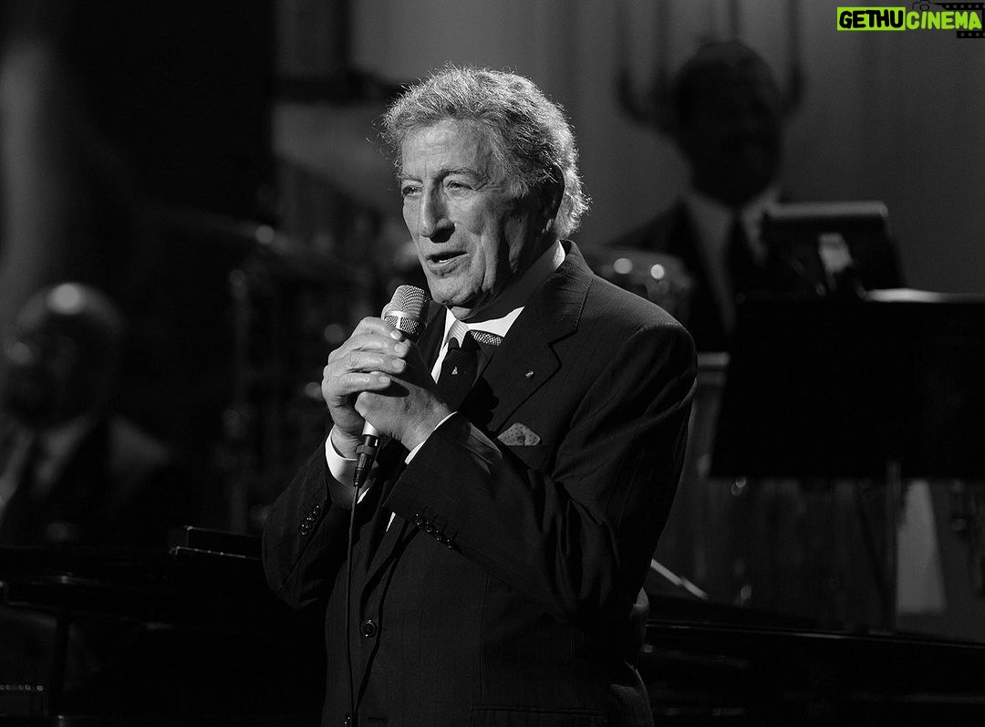 Barack Obama Instagram - Tony Bennett was an iconic songwriter and entertainer who charmed generations of fans. He was also a good man—Michelle and I will always be honored that he performed at my inauguration. We're thinking of his wife Susan, his kids, and everyone who is missing him today.