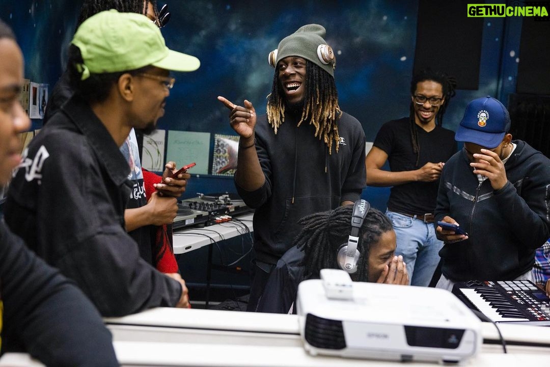 Barack Obama Instagram - Today I got to hear from @GuitarsOverGuns—one of @MBK_Alliance’s Freedom Summer ‘22 recipients—about how they’re working to support young people on the South Side of Chicago. When the Obama Presidential Center opens, it will offer spaces and programming just like this. Thanks for letting me join! Chicago, Illinois