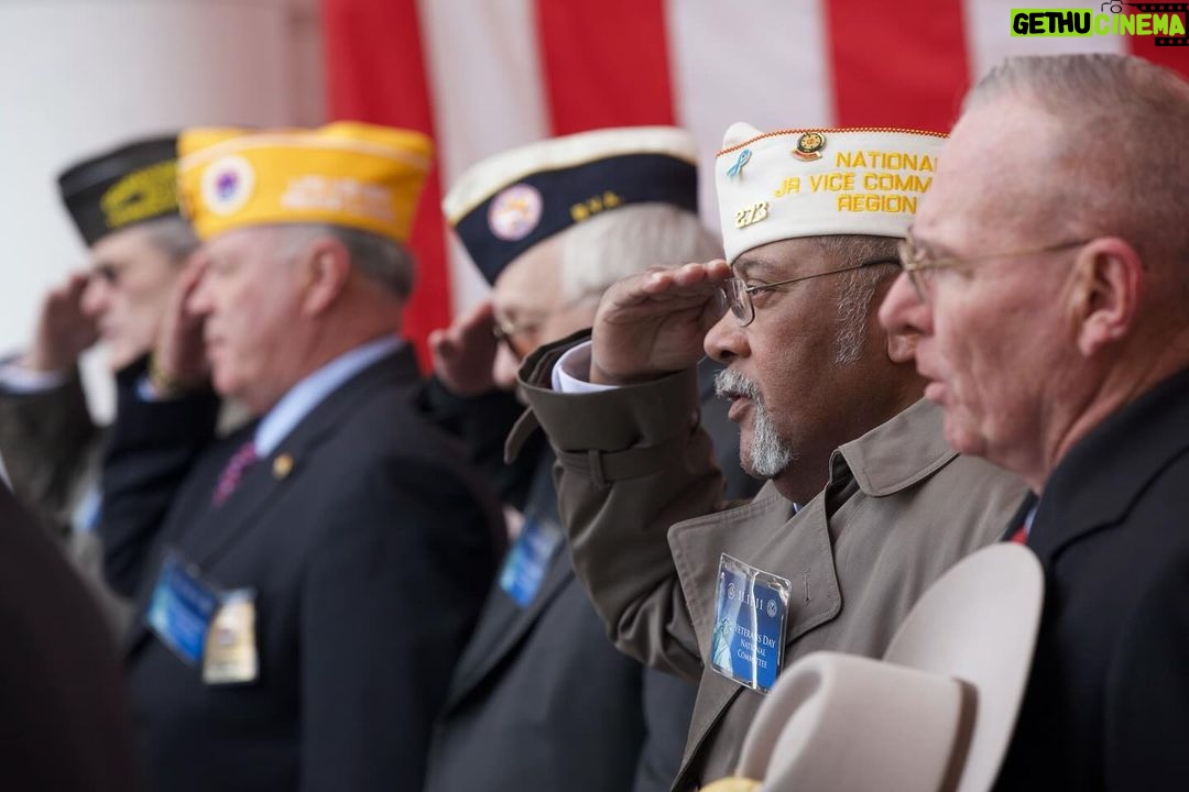 Barack Obama Instagram - On Veterans Day, we honor all the brave men and women who have served our country in uniform. You deserve our thanks and support.