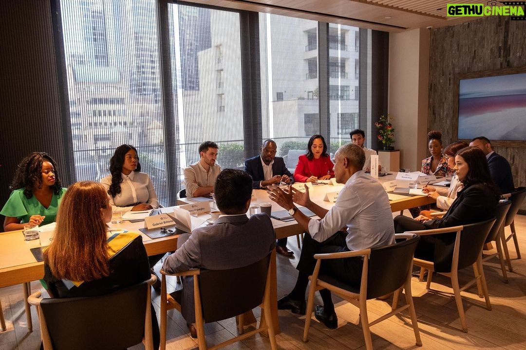 Barack Obama Instagram - Our @ObamaFoundation Scholars are doing important work to solve some of the most pressing issues of our time. I recently sat down with a few of them to hear more about all the ways they’re transforming our communities for the better.