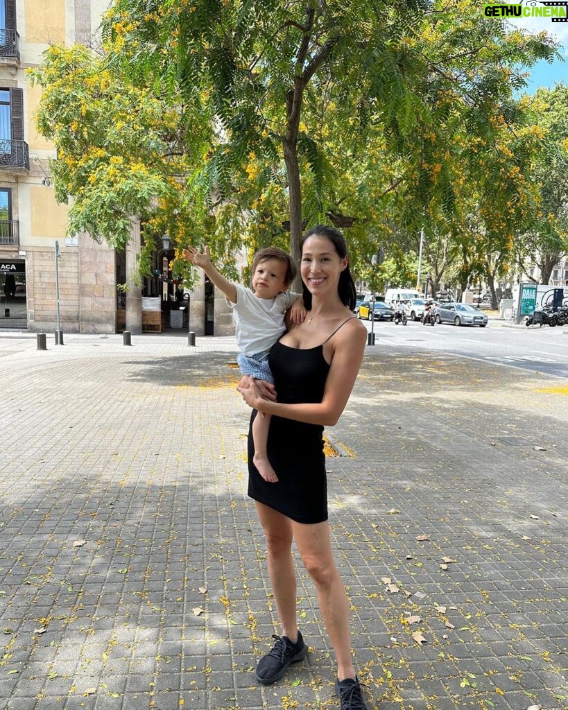 Barbara Akemi Katsuki Instagram - Happy Place😊 Barcelona, Spain