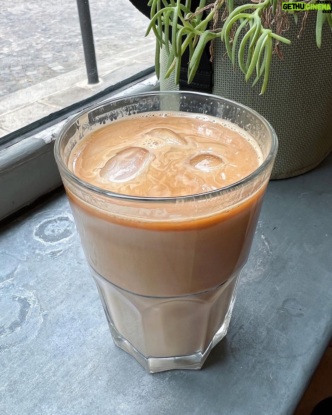 Barbara Akemi Katsuki Instagram - Another day, another coffee for mama day🥴🙌🏻☕️
