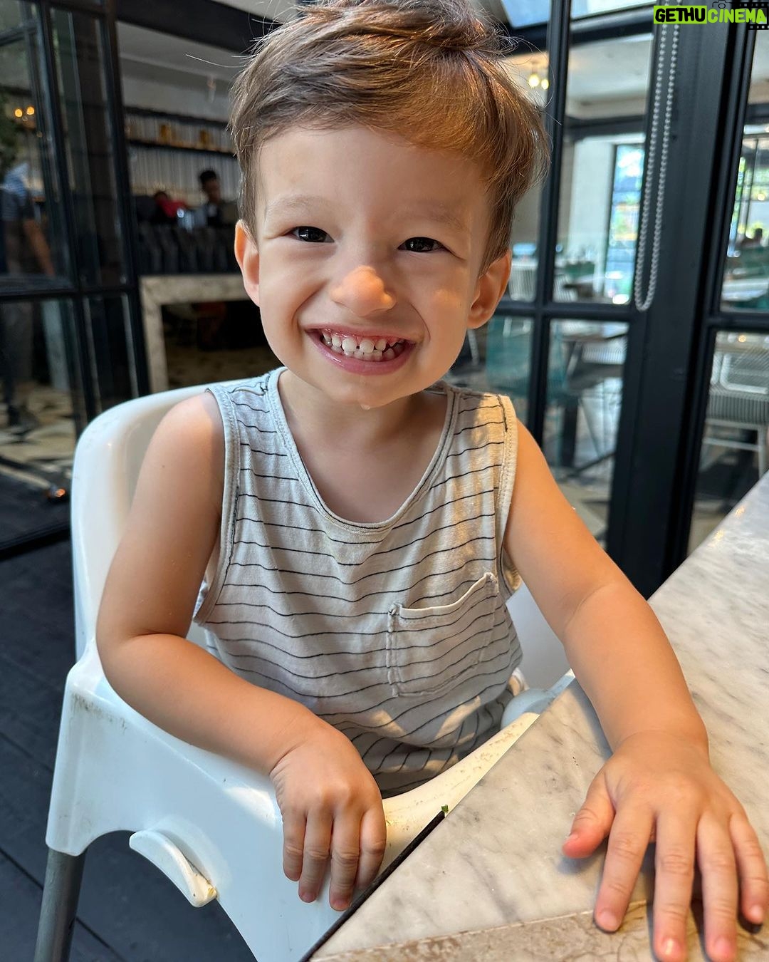 Barbara Akemi Katsuki Instagram - Sweet Memories☺️ 1-Last sunset 2-🌺 3-When I ask Kaizinho to smile....🥴 He goes, iiiiiiiii😁 4-Baby shark Doo Doo Doo Doo🦈 🤯🤷🏻♀️🎶 🥴 5- Mamãe's daily 1hr VACATION☀️ 6-Boys💙 7-Little traveler🧳 Bali, Indonesia