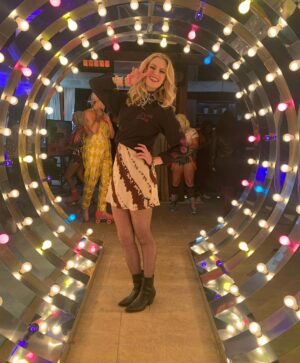 Barbara Dunkelman Instagram - Remembering 2 years ago when we got to go to this cool event for Birds of Prey and I felt cute 🥺💕